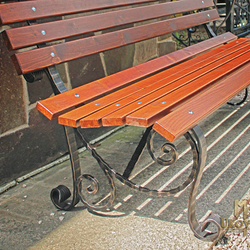 Ručne kovaná lavička do záhrady a parku - záhradný nábytok