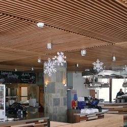 Nerezové svietidlá - Chopok Rotunda - interiérové svietidlá vykované ako originálne osvetlenie reštaurácie