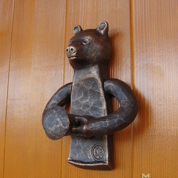 Umelecké kované klopadlo - medveď